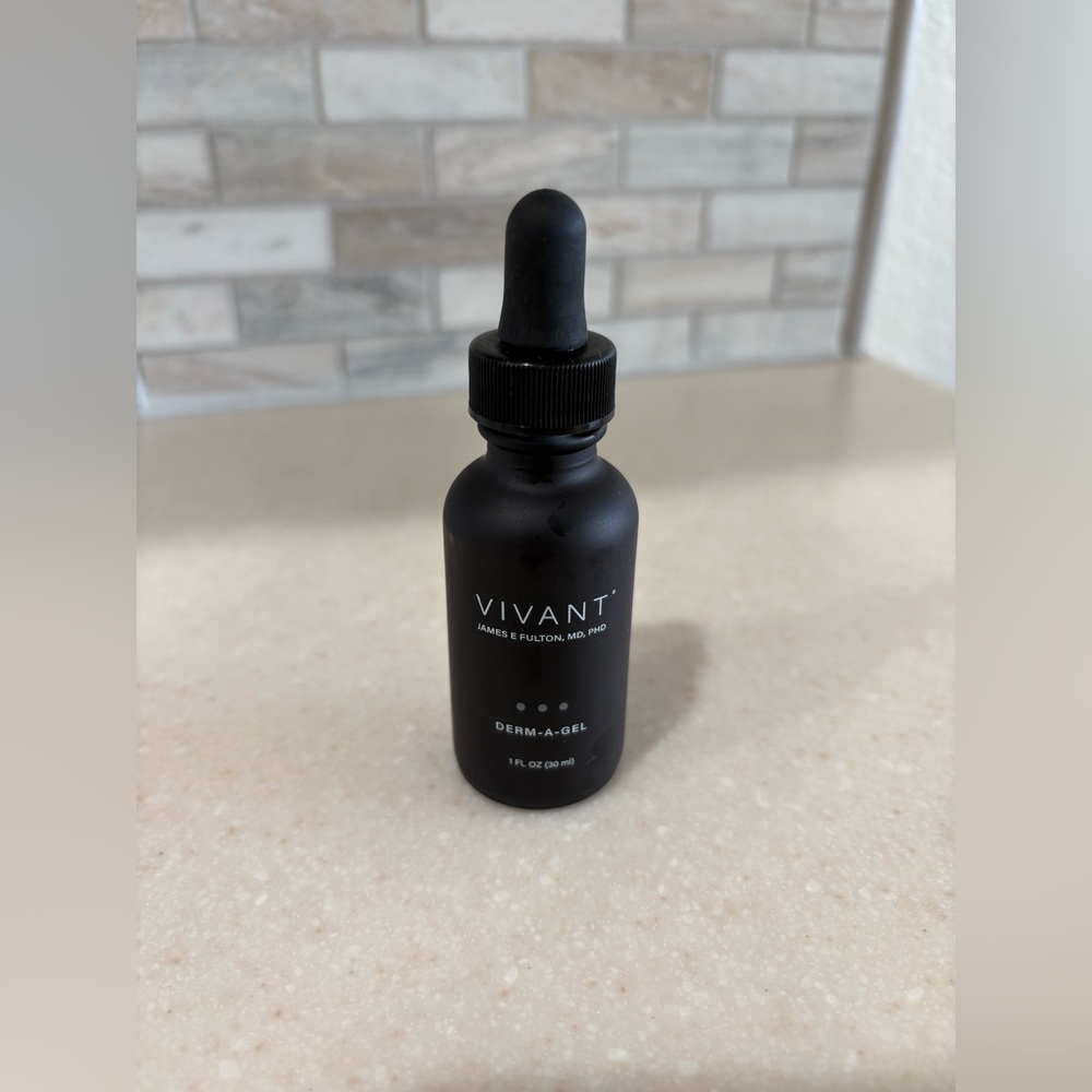 NEW VIVANT SKINCARE DERM A GEL